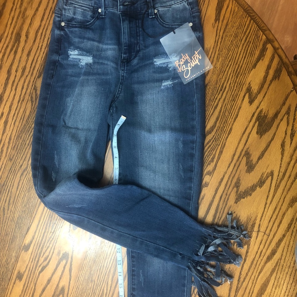Celebrity Pink, Body Sculpt , mid rise, ankle skinny. New with tags.
